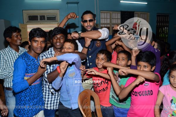 Terence Lewis poses with Kids at Diwali Celebrations