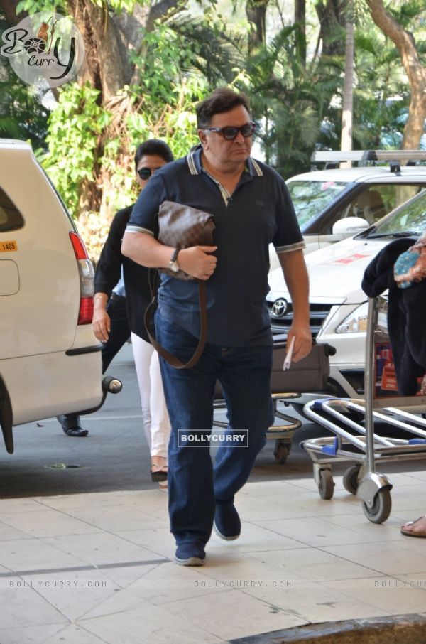 Rishi Kapoor Snapped at Airport