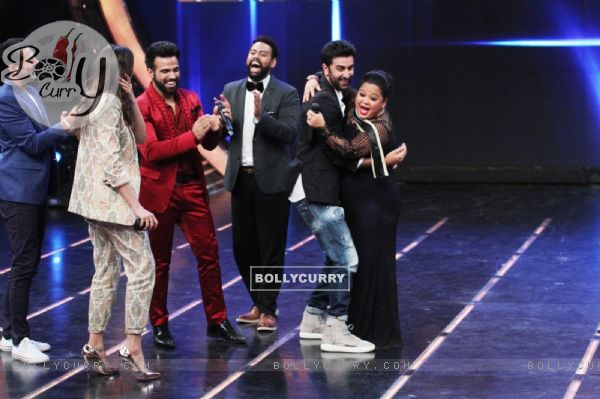 Tamasha Cast Graced the Grand Finale of 'I Can Do That' (384814)