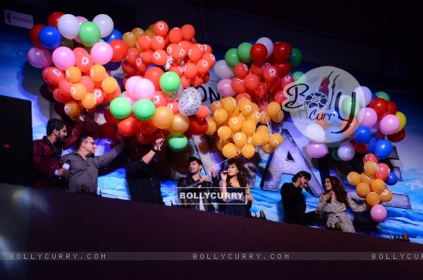 Varun Dhawan, SRK, Kajol, Kriti Sanon at Maratha Mandir for the Song Launch of 'Dilwale'