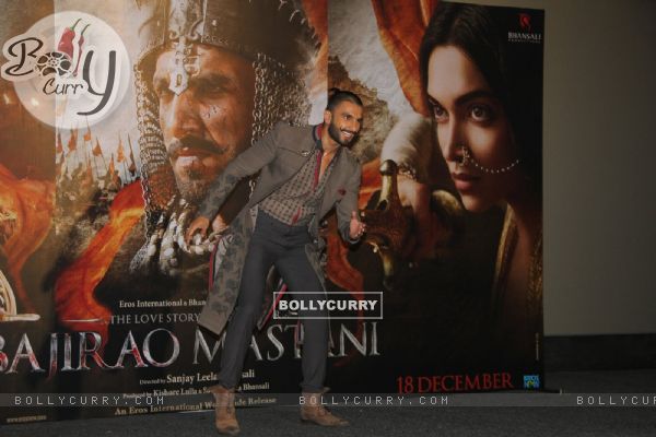 Ranveer Singh at Trailer Launch of 'Bajirao Mastani' (385082)