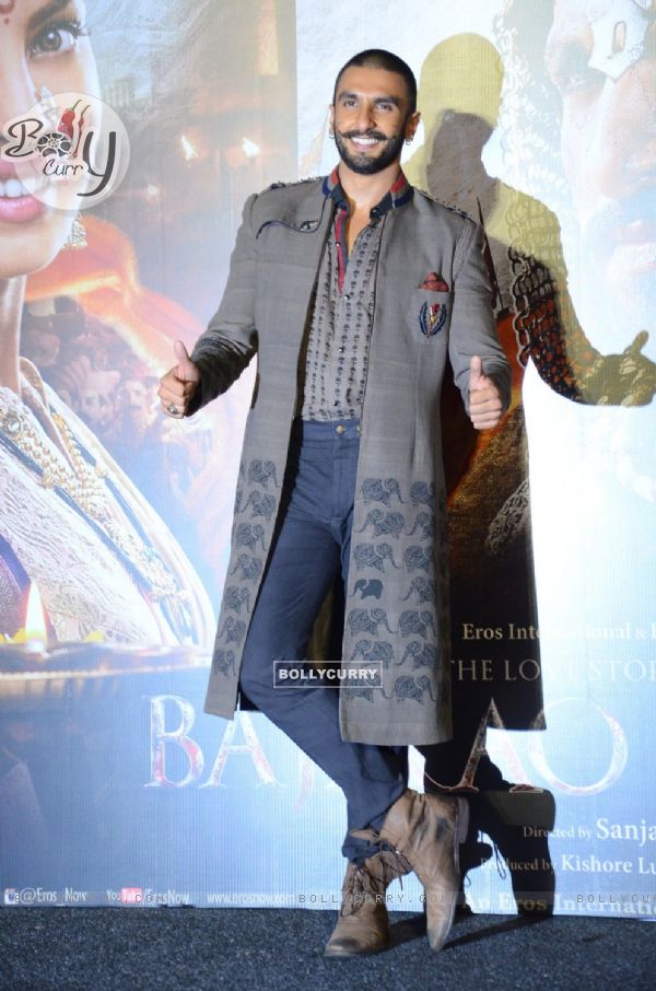 Ranveer looking handsome in an Anju Modi outfit at Trailer Launch of 'Bajirao Mastani'