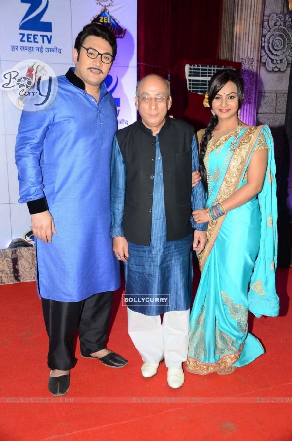 Rajesh Kumar, Mithilesh Chaturvedi and Disha Upadhyay at Zee Rishtey Awards 2015