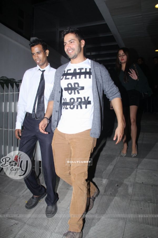Varun Dhawan Snapped With his Girlfriend