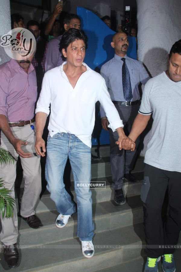 Shah Rukh Khan Snapped at Olive Bar