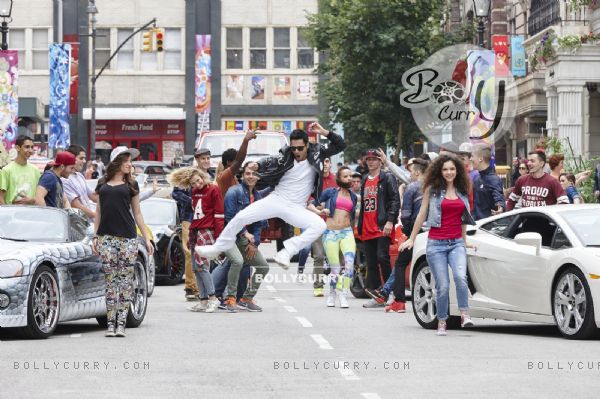 Party Anthem 'Manma Emotion Jaage' - second song of Dilwale Starring Varun Dhawan (385773)