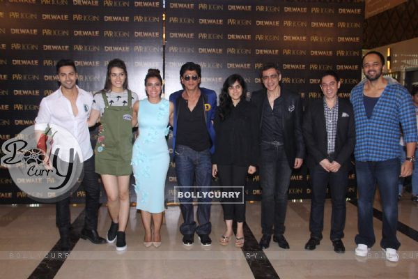SRK, Kajol, Varun Dhawan, Kriti Sanon and Rohit Shetty at Song Launch of 'Dilwale'