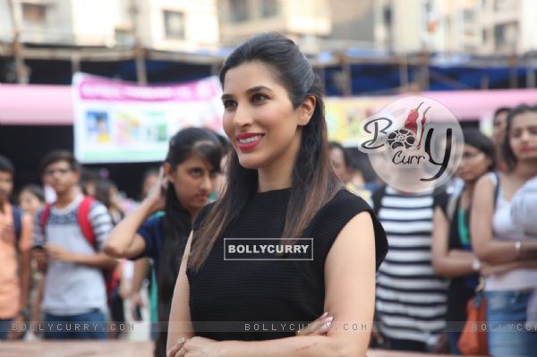 Sophie Choudry at Kshitij College fest