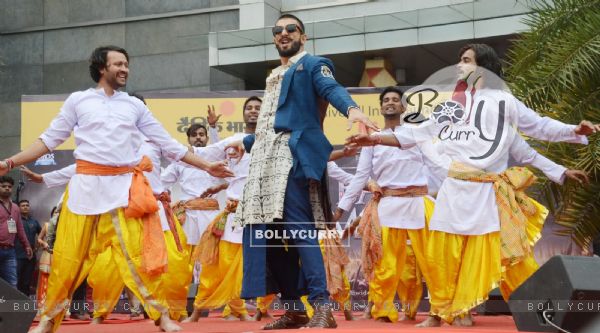 Ranveer Singh at Grand Launch of Song 'Malhari' from Bajirao Mastani in Bhopal (386103)