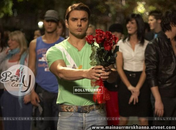 Sohail Khan with red roses (38647)