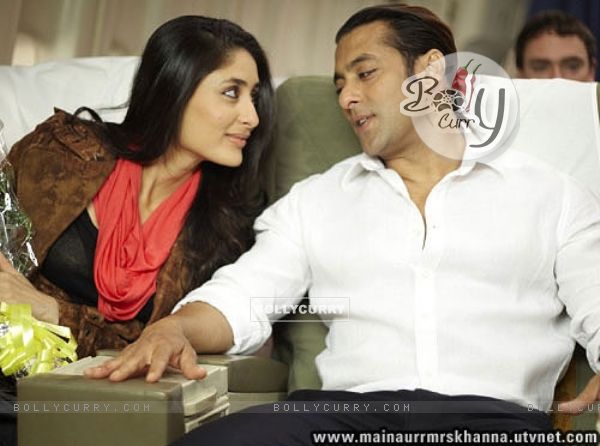 Salman Khan flirting with Kareena Kapoor (38648)