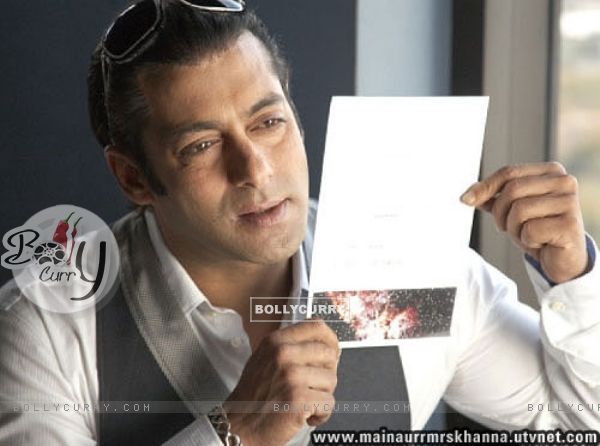 Salman Khan constantly looking to a photo