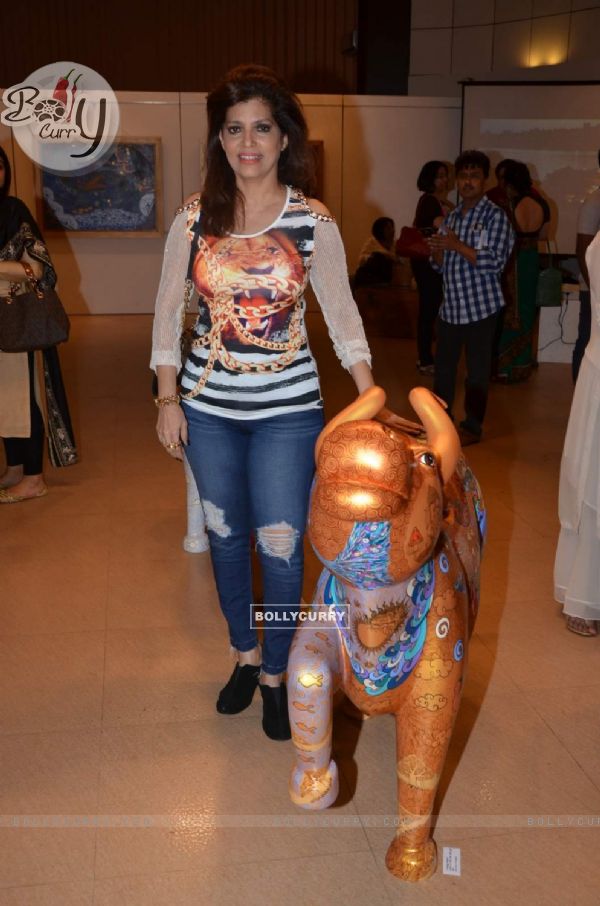 Bina Aziz at an Art Exhibition