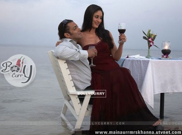 Romantic scene of Salman and Kareena