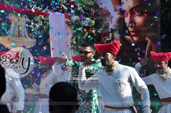 Ranveer Singh performing at Promotions of 'Bajirao Mastani' on 'Swaragini' (387059)