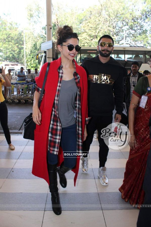 Alleged Lovers Ranveer Singh and Deepika Padukone Snapped at Airport