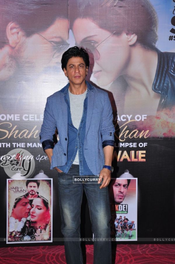 Shah Rukh Khan at 2nd Trailer Launch of 'Dilwale' (387382)