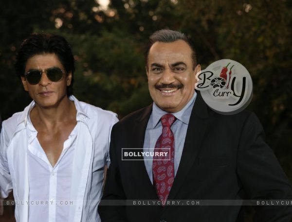 Shah Rukh Khan with Shivaji Satam poses during Promotions of Dilwale on C.I.D