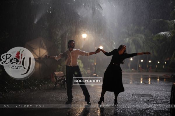 Shah Rukh Khan and Kajol: Rain Dance - A Still from Dilwale