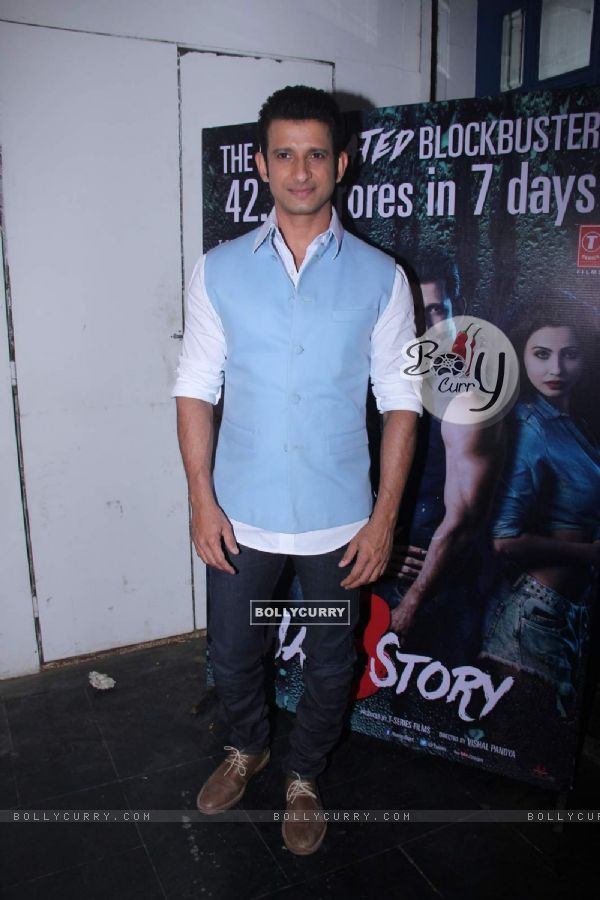 Sharman Joshi poses for the media at the Success Bash of Hate Story 3 (387440)