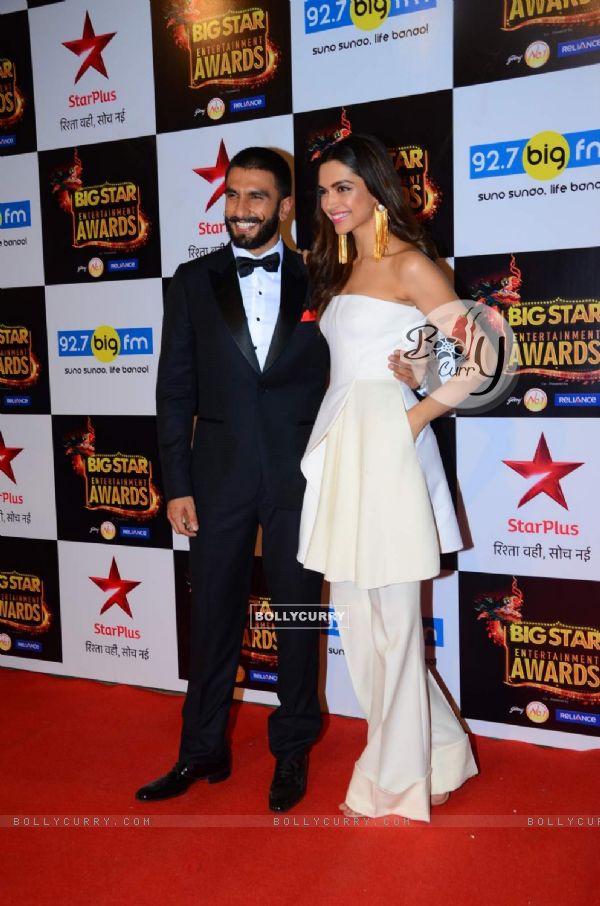 Ranveer and Deepika at Big Star Entertainment Awards