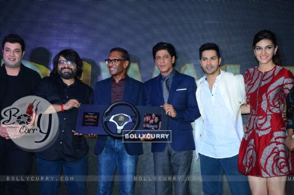 Cast of 'Dilwale' at  Launch of 'Tukur Tukur' Song (387889)