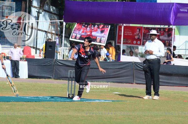 Hiten Tejwani Snapped at JPPL Cricket League Match