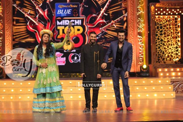 Manish Paul, Sunil Grover and Ranveer Singh Performs at Mirchi Top 20 Show