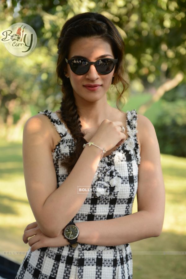 Kriti Sanon at Promotions of Dilwale in Delhi (388351)