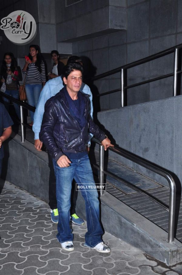 SRK t Special Screening of Dilwale