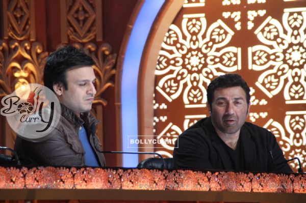Vivek Oberoi and Sunny Deol at Promotions of Ghayal Once Again on India's Best Dramebaaz (388429)