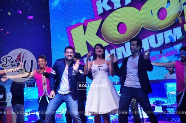 Aftab Shivdasani, Gauahar Khan and Tusshar Kapoor at Song Launch of 'Kya Kool Hain Hum3' (388474)
