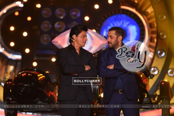 SRK and Salman Khan on Bigg Boss 9 Double Trouble