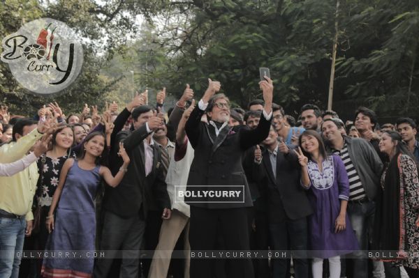 Amitabh Bachchan Takes a Selfie During a Shoot for Aaj Ki Raat Hain Zindagi Promo