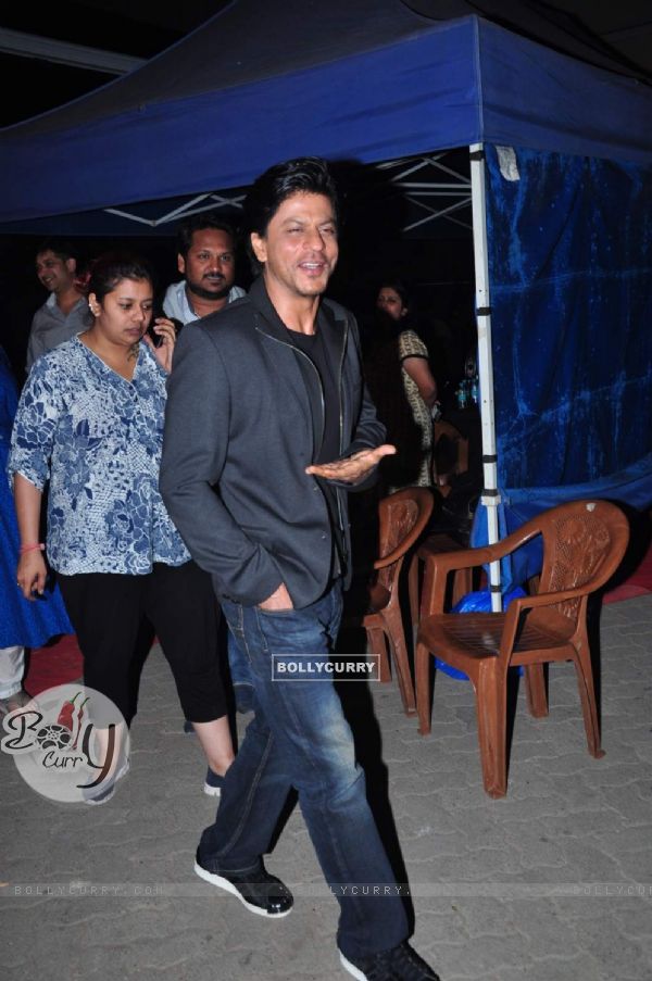 Shah Rukh Khan Snapped at Mehboob Studio!