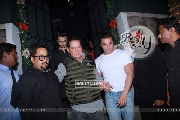 Sohail Khan was snapped helping dad Salim Khan at their Family's Dinner Party at Nido