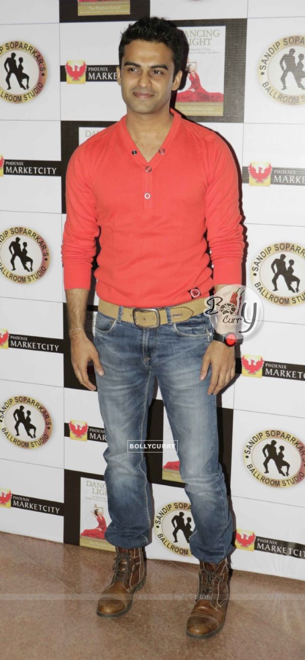 Amit Dolawat at Launch of 'Dancing Light' Book