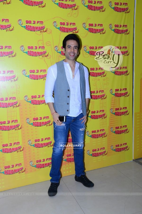 Tusshar Kapoor for Promotions of 'Kyaa Kool Hai Hum 3' at Radio Mirchi (389476)