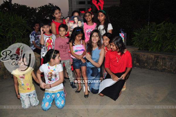 Kriti Sanon Celebrates Christmas wit Kids