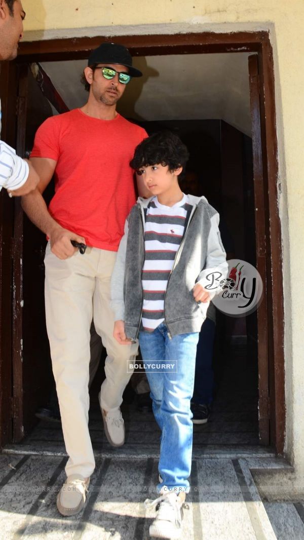 Hrithik Roshan Snapped With Kids at PVR Juhu