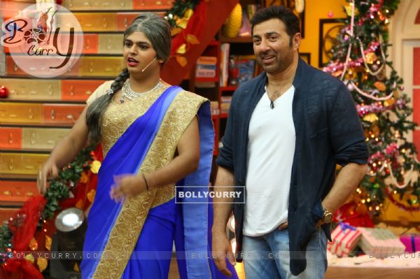 Sunny Deol Promotes Ghayal Once Again on Comedy Classes (389749)