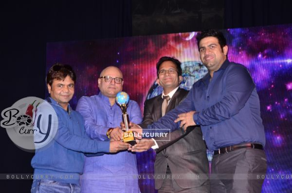 Rajpal Yadav and Manoj Joshi at Mumbai Global Achiever's Award