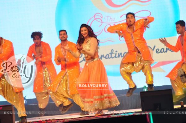 Daisy Shah Performs at Country Club