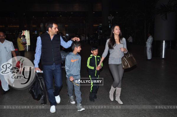 Celebs Snapped at Airport