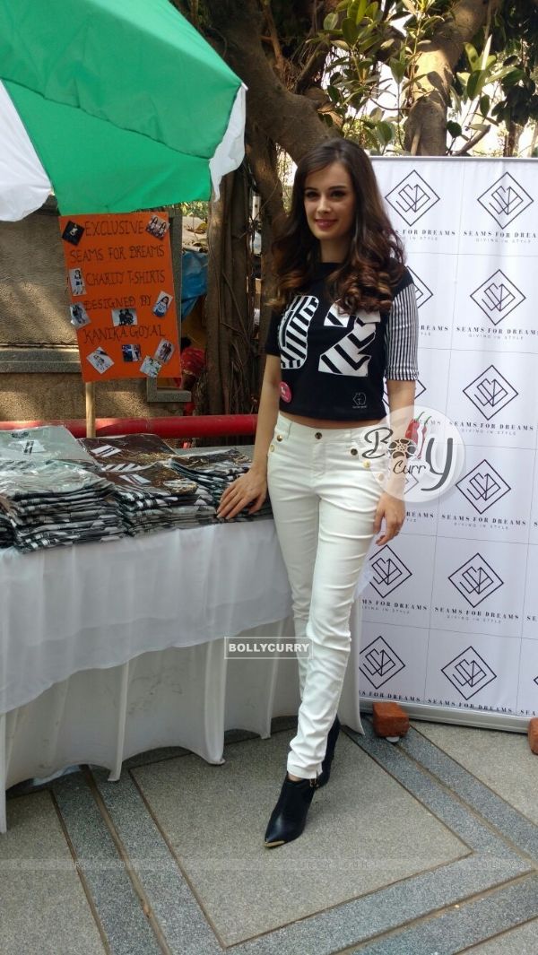 Evelyn Sharma at Drishti  Fest 2016