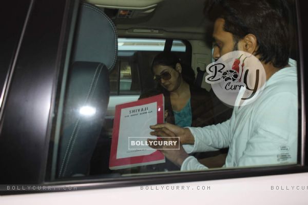 Riteish Deshmukh Read on 'Shivaji Book' for his next film - Snapped at Airport