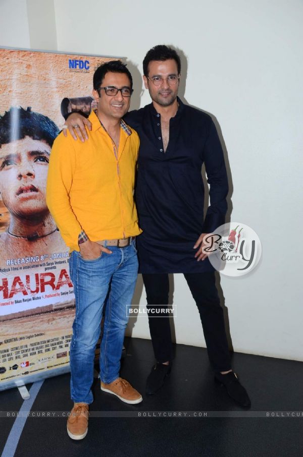 Sanjay Suri and Rohit Roy at Special Screening of 'Chauranga' (390484)