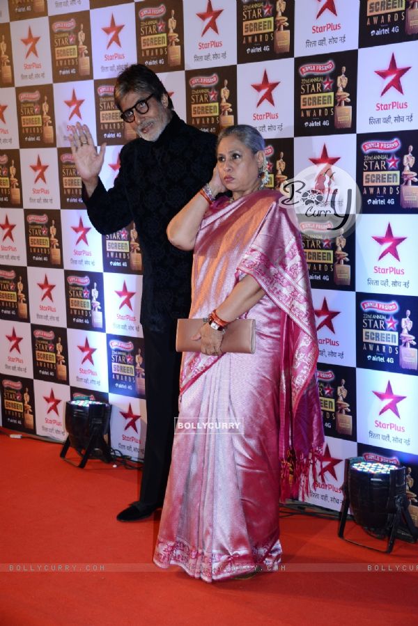 Amitabh Bachchan with Jaya Bachchan at the 22nd Annual Star Screen Awards