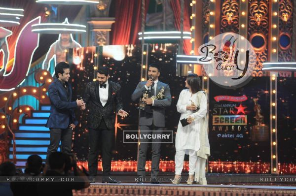 Ranveer Singh receiving his awards at the Annual Star Screen Awards