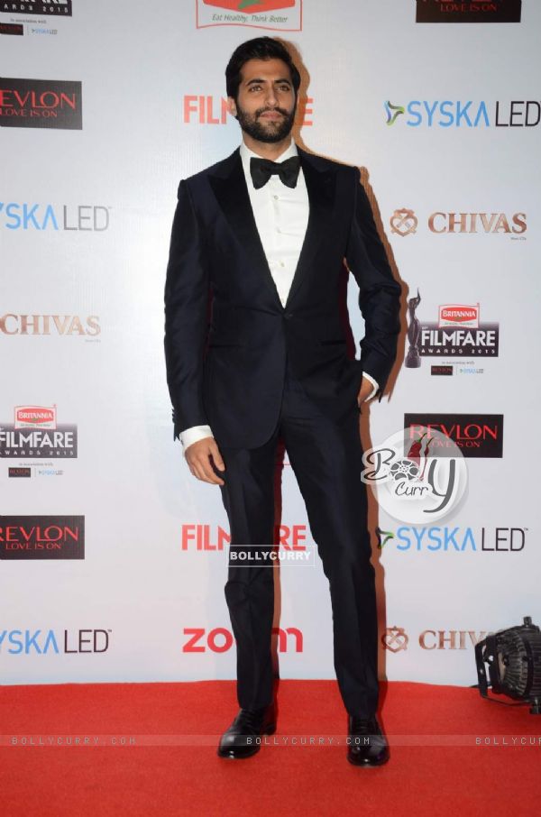 Akshay Oberoi at Filmfare Awards - Red Carpet